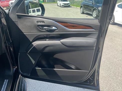 Used 2022 Cadillac Escalade ESV Luxury RWD image 24