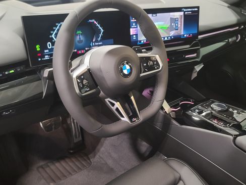 Used 2026 BMW 530i xDrive w/ M Sport Package AWD/4WD image 13