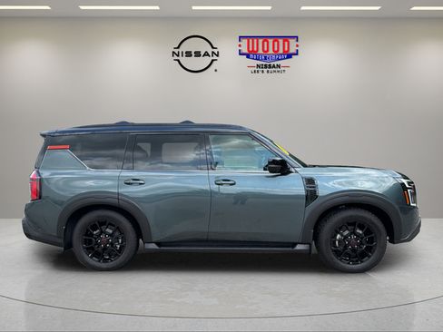 Used 2025 Nissan Armada PRO-4X AWD/4WD image 2