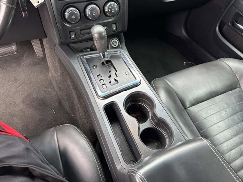 Used 2010 Dodge Challenger SE image 19