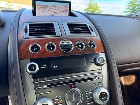 Used 2010 Aston Martin DB9 Volante image 13