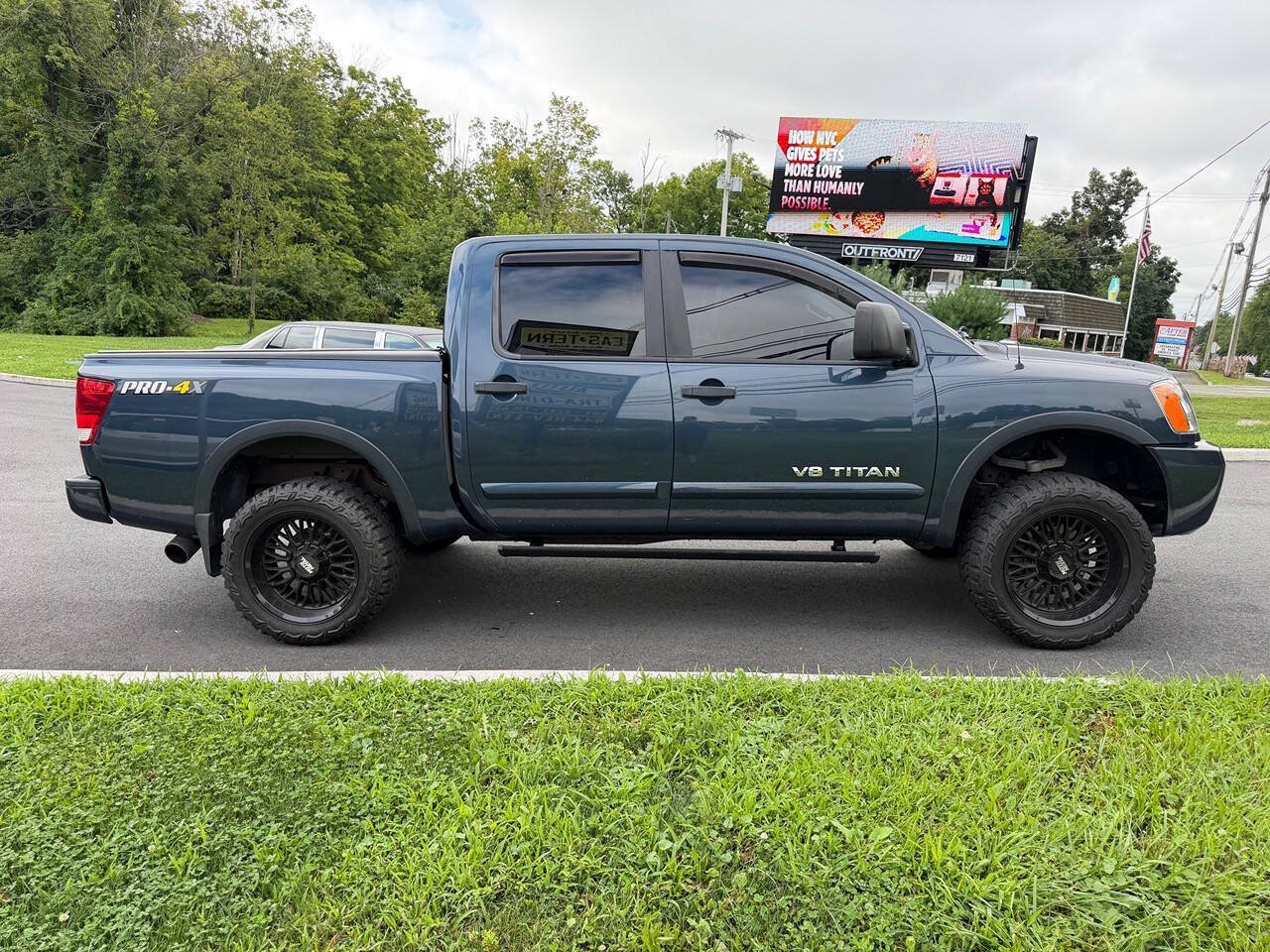 Used 2015 Nissan Titan PRO-4X w/ Pro-4x Luxury Package AWD/4WD image 6