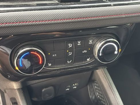 Used 2024 Chevrolet TrailBlazer RS AWD/4WD image 16