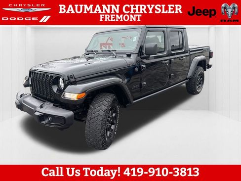 Used 2022 Jeep Gladiator Sport AWD/4WD image 1