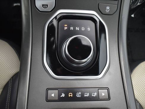 Used 2019 Land Rover Range Rover Evoque HSE Dynamic image 16