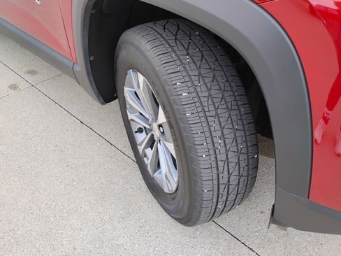 Used 2025 Chevrolet Equinox LT FWD image 28