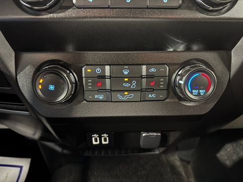 Used 2019 Ford F150 XLT w/ Equipment Group 302A Luxury AWD/4WD image 35