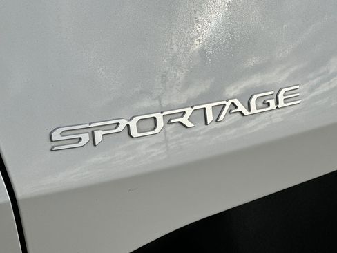 Used 2025 Kia Sportage LX image 26