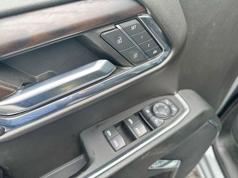 Used 2024 GMC Sierra 1500 SLT image 15