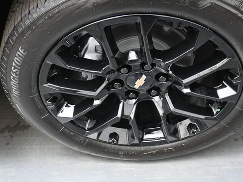 Certified 2023 Chevrolet Tahoe High Country w/ LPO, Illumination Package image 32