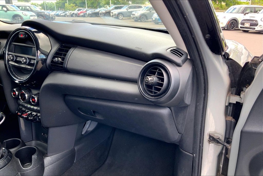 Used 2016 MINI Cooper 4-Door Hardtop FWD image 15