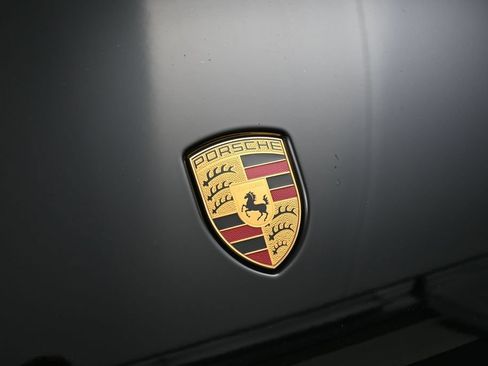 Certified 2023 Porsche Macan S AWD/4WD image 13