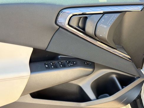 Used 2025 BMW X3 xDrive30i w/ Premium Package image 13