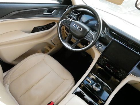 Used 2021 Jeep Grand Cherokee L Limited image 9