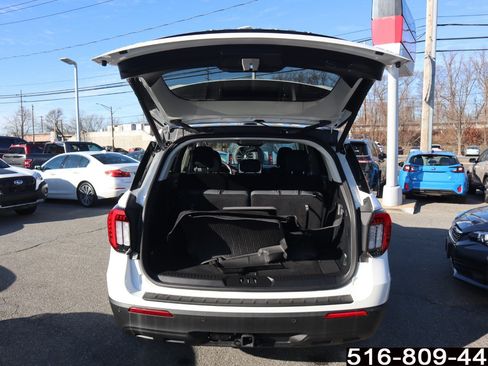 Used 2025 Ford Explorer Active AWD/4WD image 28