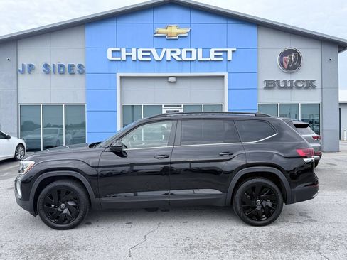 Used 2024 Volkswagen Atlas SE w/ Black Wheel Package FWD image 8