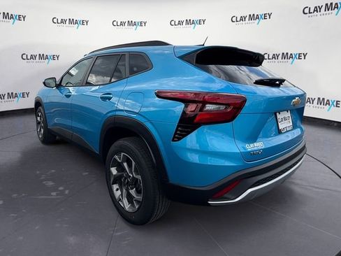 New 2026 Chevrolet Trax LT image 3