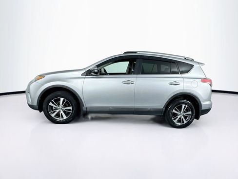 Used 2017 Toyota RAV4 XLE FWD image 6