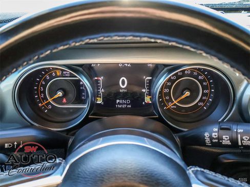 Used 2022 Jeep Wrangler Unlimited Sahara image 36