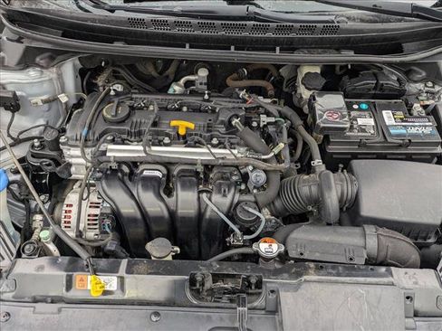 Used 2016 Hyundai Elantra SE w/ Option Group 02 image 23