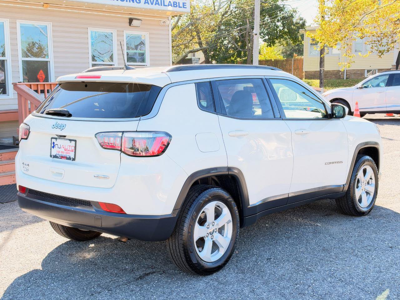 Used 2018 Jeep Compass Latitude w/ Popular Equipment Group AWD/4WD image 4