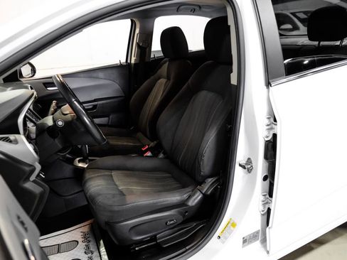 Used 2019 Chevrolet Sonic LT w/ Convenience Package image 29