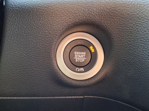 New 2026 Chrysler Pacifica Select FWD image 11