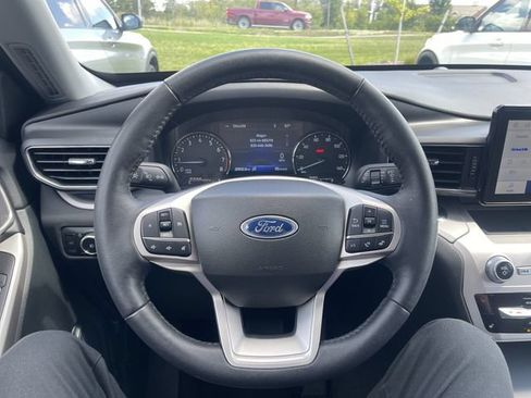 Certified 2024 Ford Explorer XLT w/ Equipment Group 202A AWD/4WD image 34