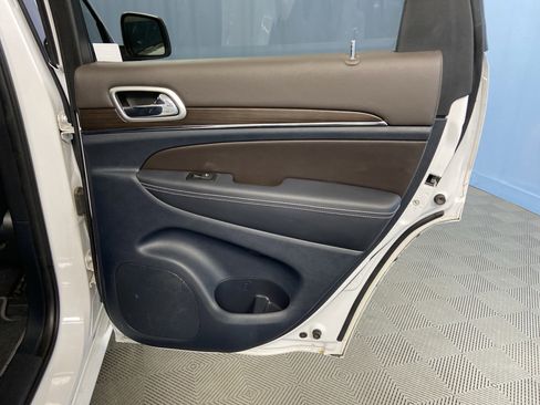 Used 2015 Jeep Grand Cherokee Overland image 43