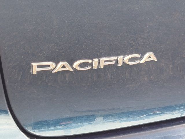 Used 2024 Chrysler Pacifica Touring-L FWD image 21