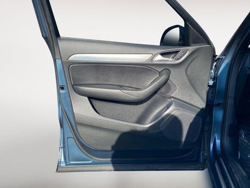 Used 2018 Audi Q3 2.0T Premium w/ Convenience Package image 16