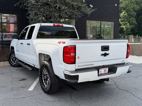 Used 2019 Chevrolet Silverado 1500 Custom w/ Custom Convenience Package AWD/4WD image 18