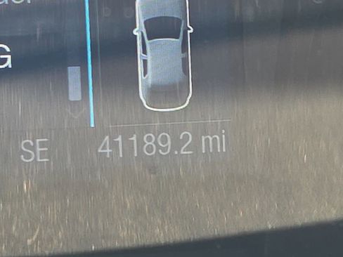 Used 2018 Ford Taurus SE image 12