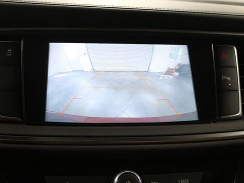 Used 2019 Buick Enclave Essence w/ LPO, Luxury Package image 50