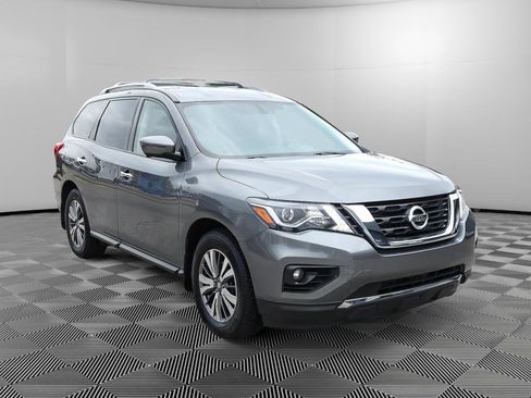 Used 2019 Nissan Pathfinder SL AWD/4WD image 8