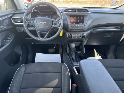 Used 2021 Chevrolet TrailBlazer LS image 36