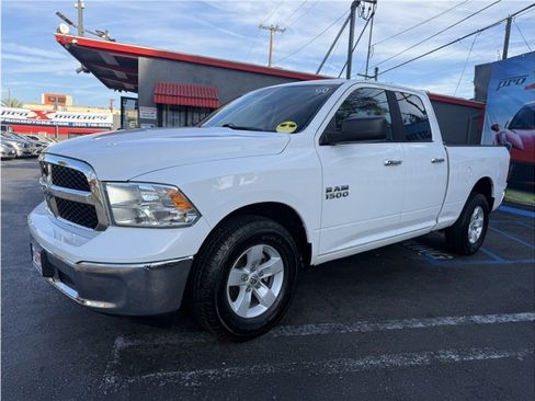Used 2016 RAM 1500 Classic SLT image 3