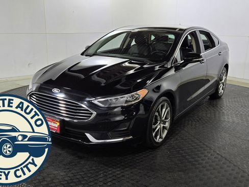 Used 2019 Ford Fusion SEL image 3