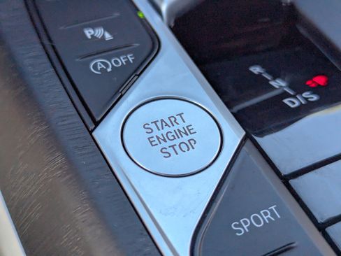 Used 2023 BMW 330i Sedan w/ Driving Assistance Package image 32