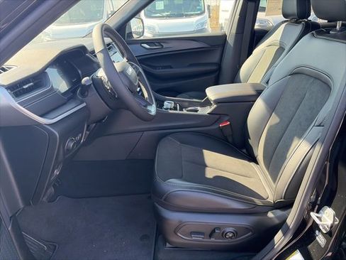 New 2025 Jeep Grand Cherokee Altitude w/ Trailer Tow Package image 12