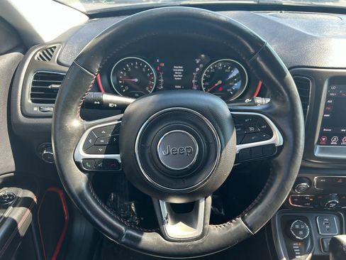 Used 2018 Jeep Compass Trailhawk w/ Cold Weather Group image 12