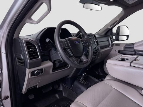 Used 2017 Ford F250 XL w/ Power Equipment Group AWD/4WD image 9