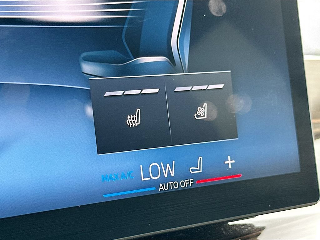 Certified 2024 BMW X7 xDrive40i w/ Executive Package AWD/4WD image 21
