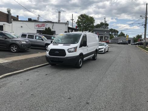 Used 2017 Ford Transit 250 RWD image 2