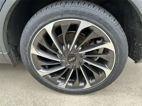 Used 2022 Lincoln Aviator Reserve w/ Equipment Group 201A image 10