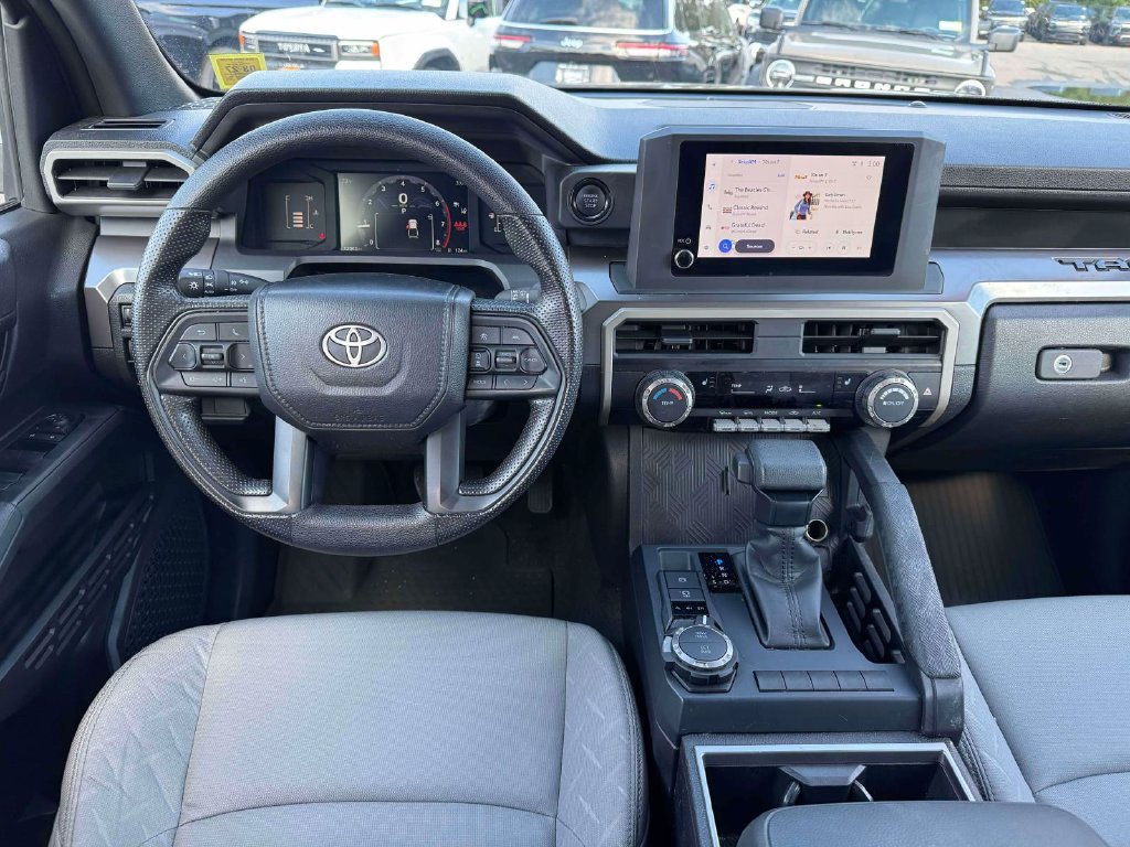 Used 2025 Toyota Tacoma SR5 AWD/4WD image 18