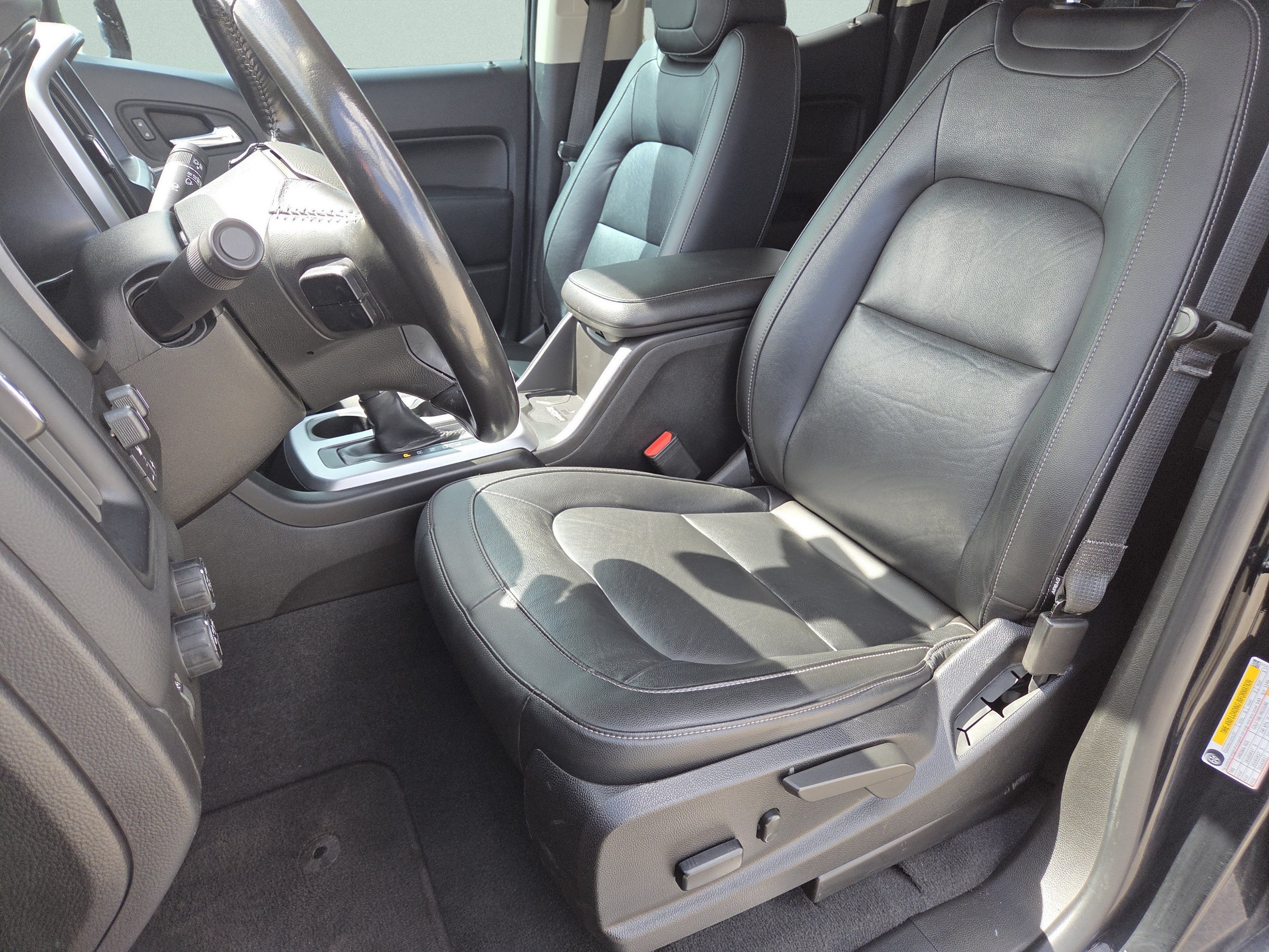 Used 2022 Chevrolet Colorado ZR2 w/ ZR2 Midnight Special Edition AWD/4WD image 6