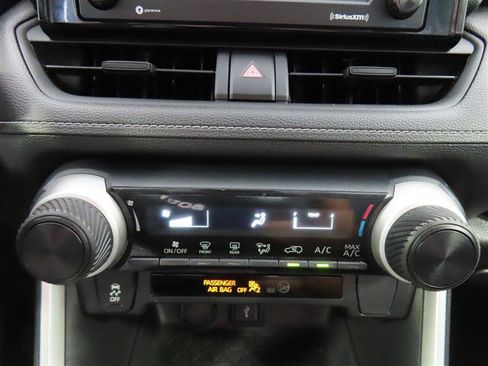 Used 2021 Toyota RAV4 LE FWD image 25
