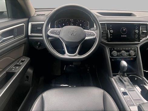 Certified 2023 Volkswagen Atlas SE FWD image 6