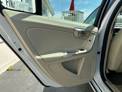 Used 2012 Volvo S60 T5 image 24